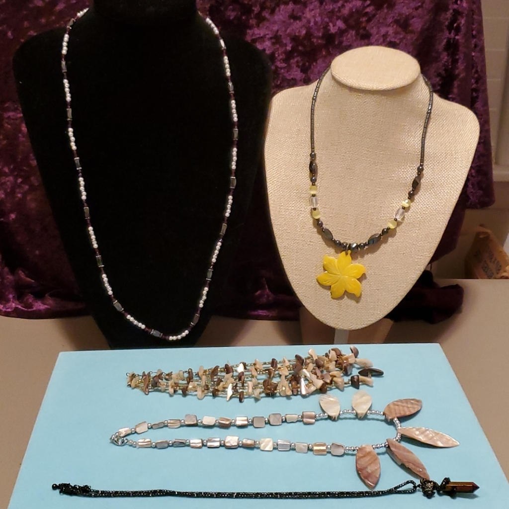 Jewelry Lot  5 Necklaces